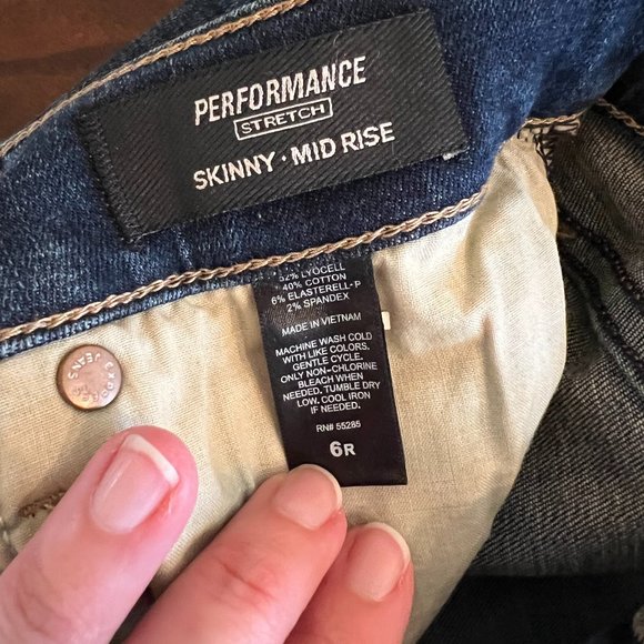 Express mid-rise skinny performance stretch jeans - Picture 7 of 9